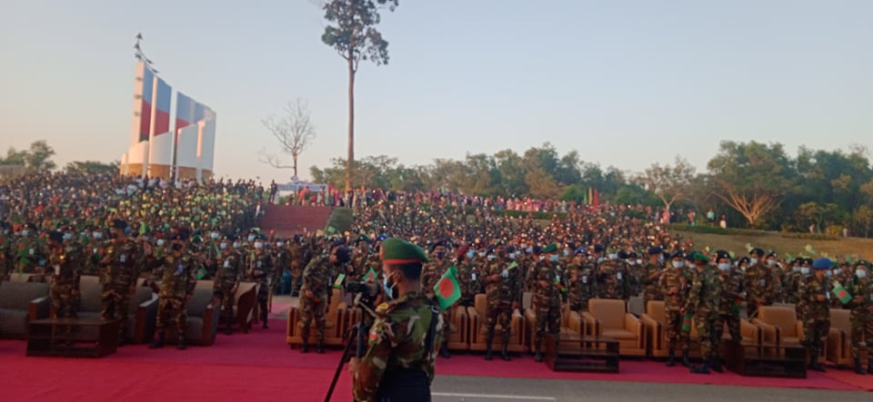 রামু সেনানিবাসে মহান বিজয় দিবস ও স্বাধীনতার সুবর্ণজয়ন্তী পালন