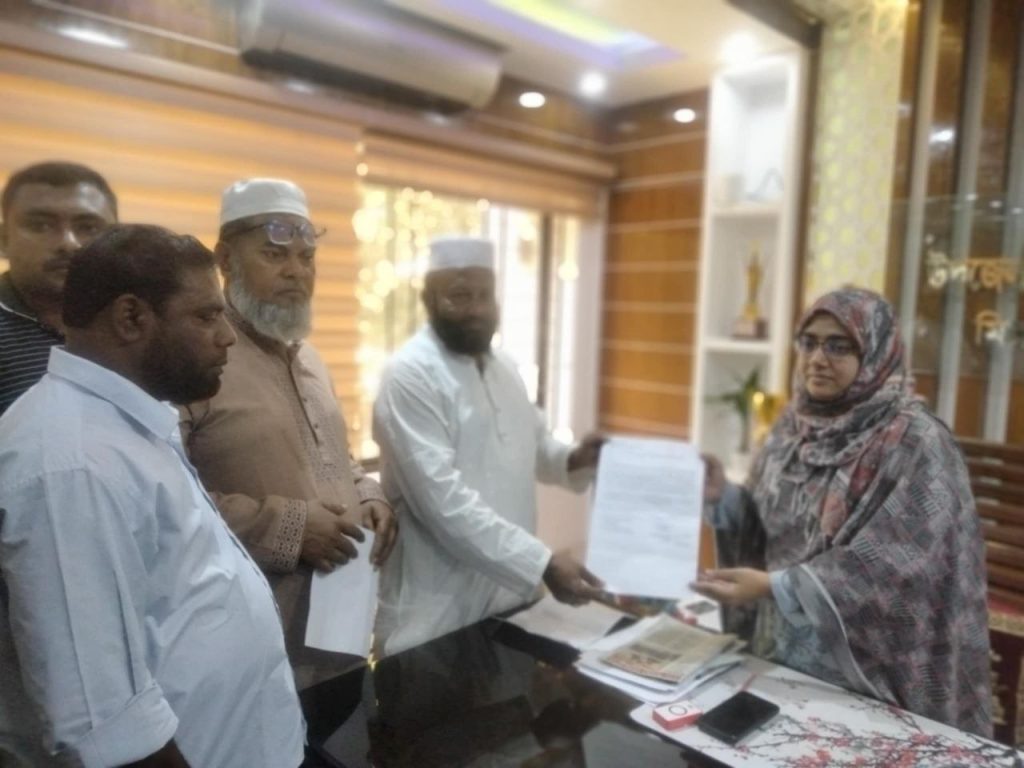 কুষ্টিয়ায় ইট প্রস্তুতকারক সমিতির বিক্ষোভ ও স্মারকলিপি প্রদান