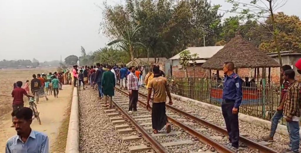 ঠাকুরগাঁওয়ে ট্রেনে কাটা পড়ে এক যুবকের আত্মহত্যা
