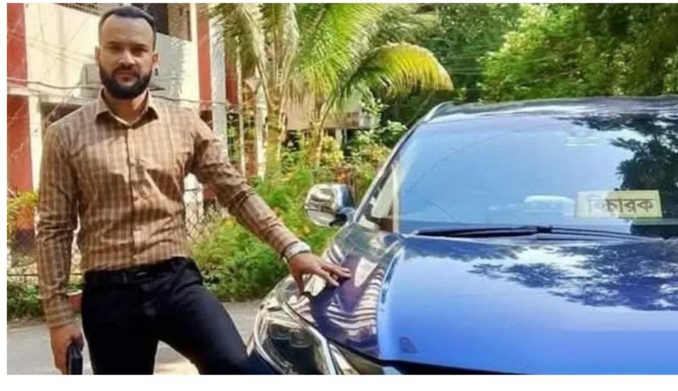 রিকশাচালককে জুতাপেটা করা সেই সরকারি চাকরিজীবী বরখাস্ত