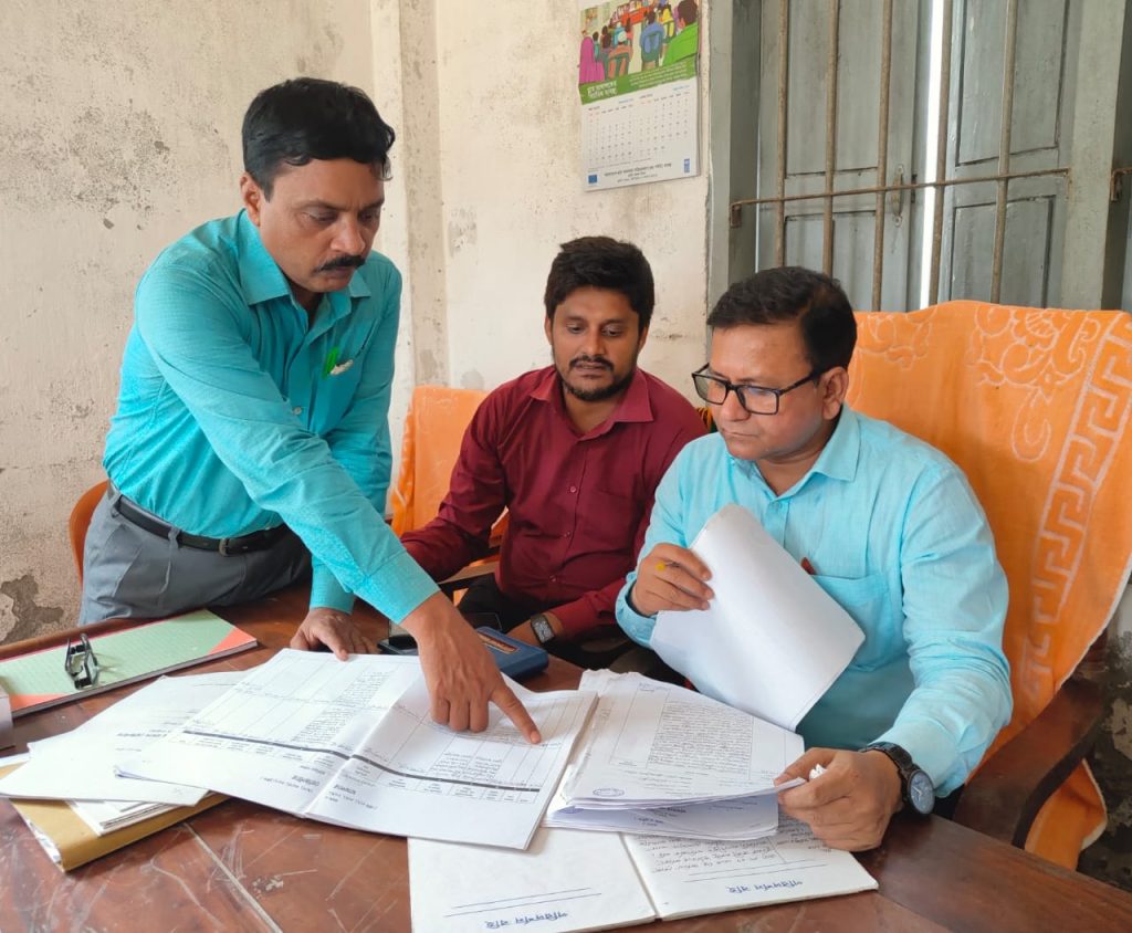 মাদারীপুর ডাসারের কাজীবাকাই ইউনিয়ন পরিষদের গ্রাম আদালতের ডকুমেন্টেশন পর্যবেক্ষণ