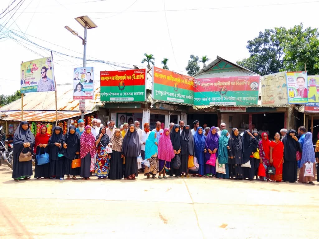 ব্যারিস্টার কায়সার কামালের উদ্যোগে আরো ৪০ জনের চোখে আলো ফিরছে