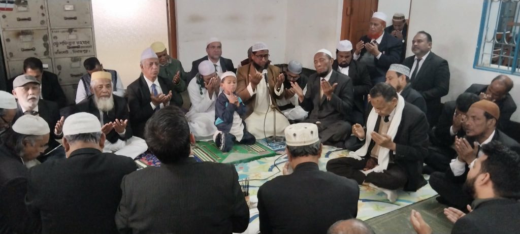 দিনাজপুর জেলা আইনজীবী সমিতির উদ্যোগে সাবেক প্রধানমন্ত্রী বেগম খালেদা জিয়ার রুহের মাগফিরাত কামনায় দোওয়া ও মিলাদ মাহফিল অনুষ্ঠিত হয়েছে।