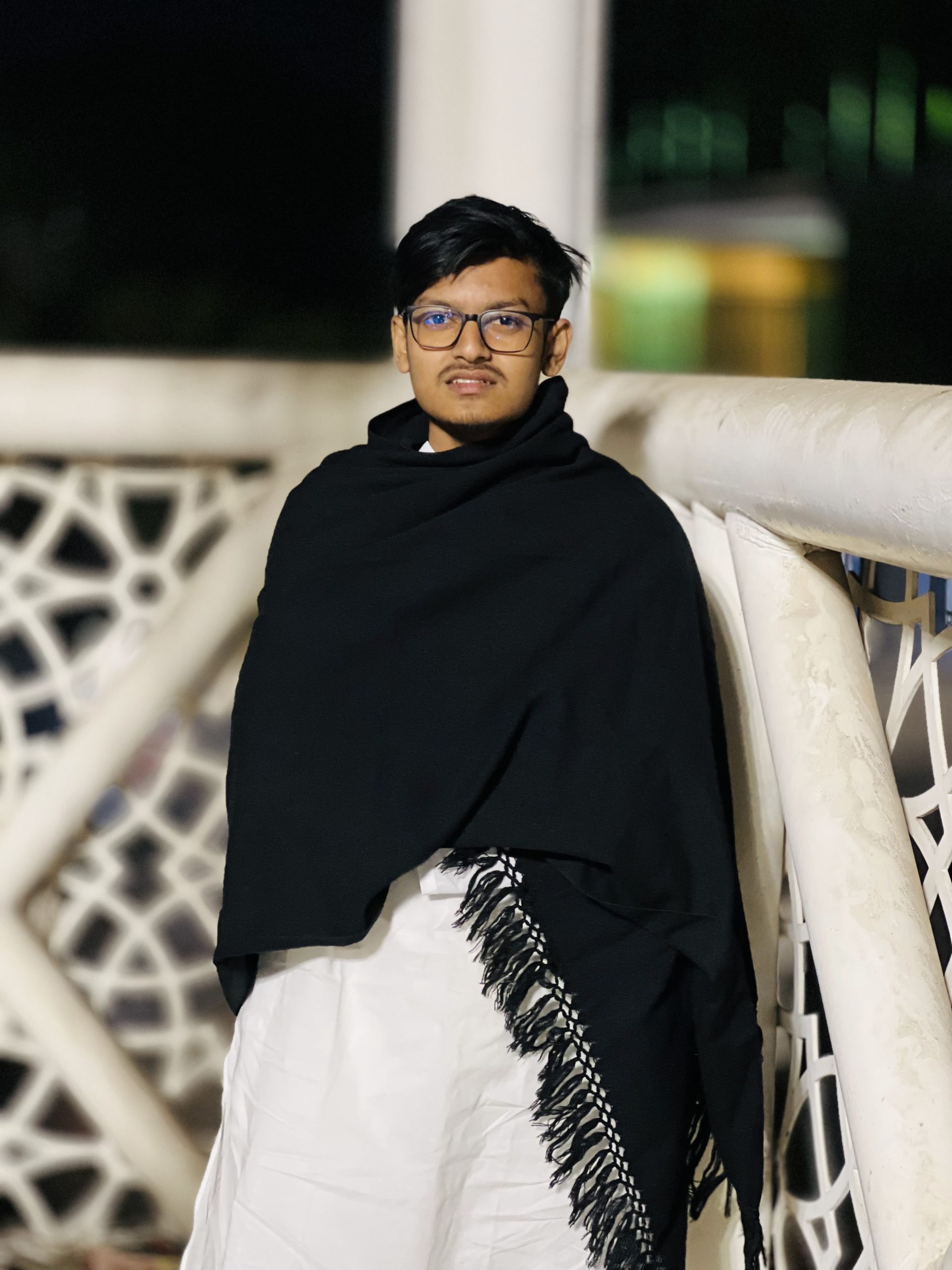 ‘দয়া করে আমায় আর সহনশীলতার পাঠ দিও না’: সামাজিক অবক্ষয়ের বিরুদ্ধে কবির প্রলয়ের ডাক