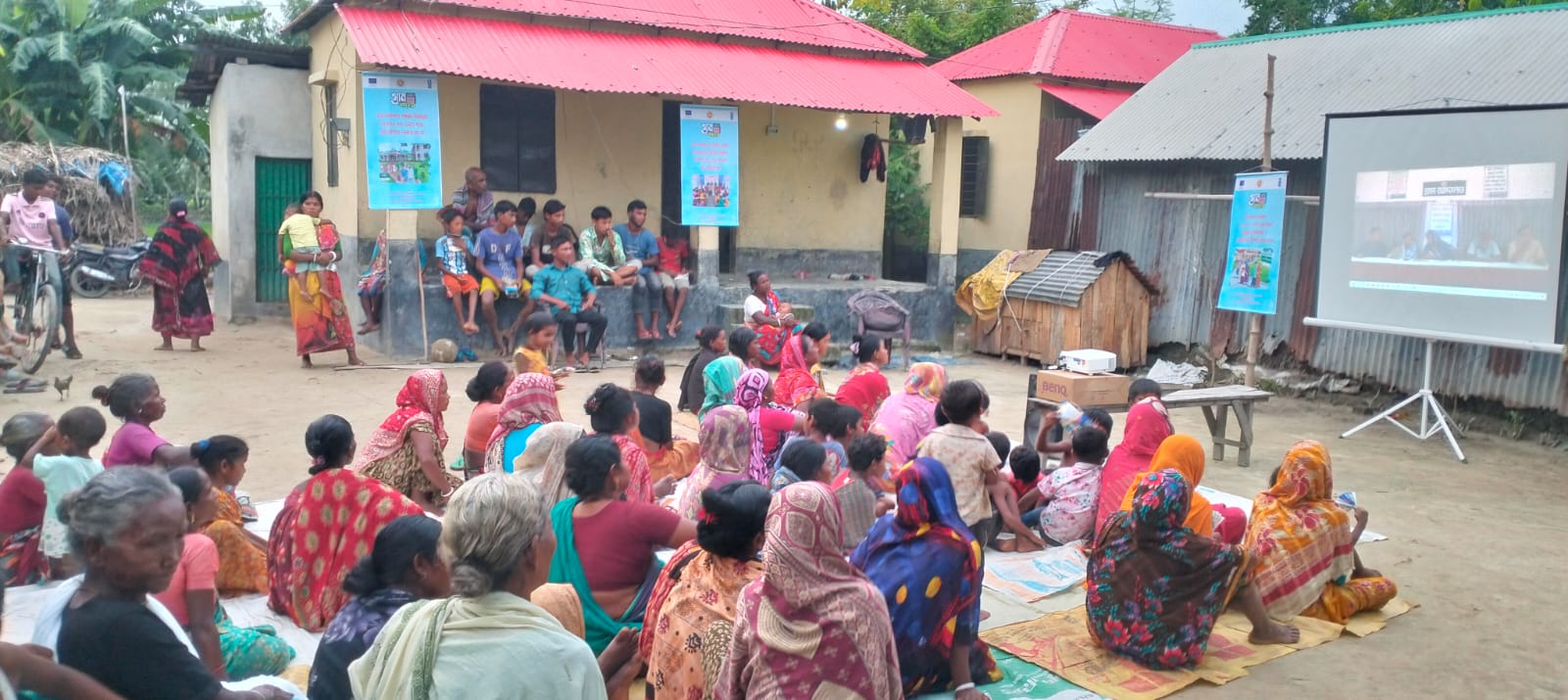 হরিপুরে গ্রাম আদালতের মতবিনিময় ও ভিডিওচিত্র প্রদর্শনী অনুষ্ঠিত